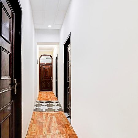 Hotel O Le Empire Stay House New Delhi Bagian luar foto